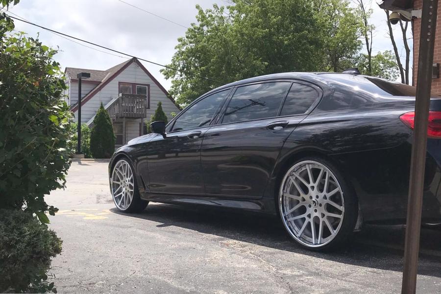 Детали экстерьера BMW 7-Series on Forgiato Wheels (Maglia) 2019 года  (фото 2 из 2)